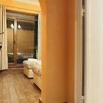 Къща за гости Art House 3*